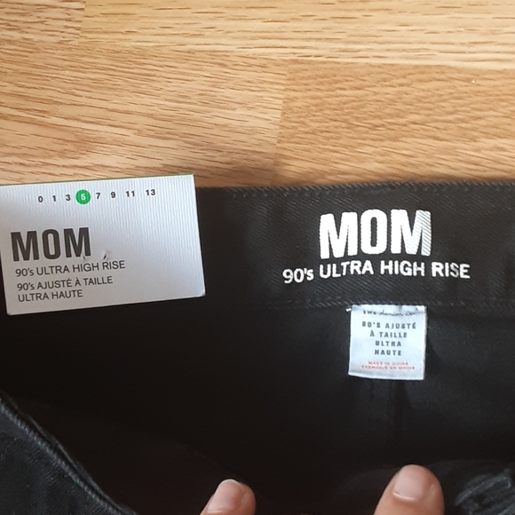 Black high rise shorts - Picture 2 of 4